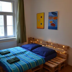 Comfortable Vlkova Praha